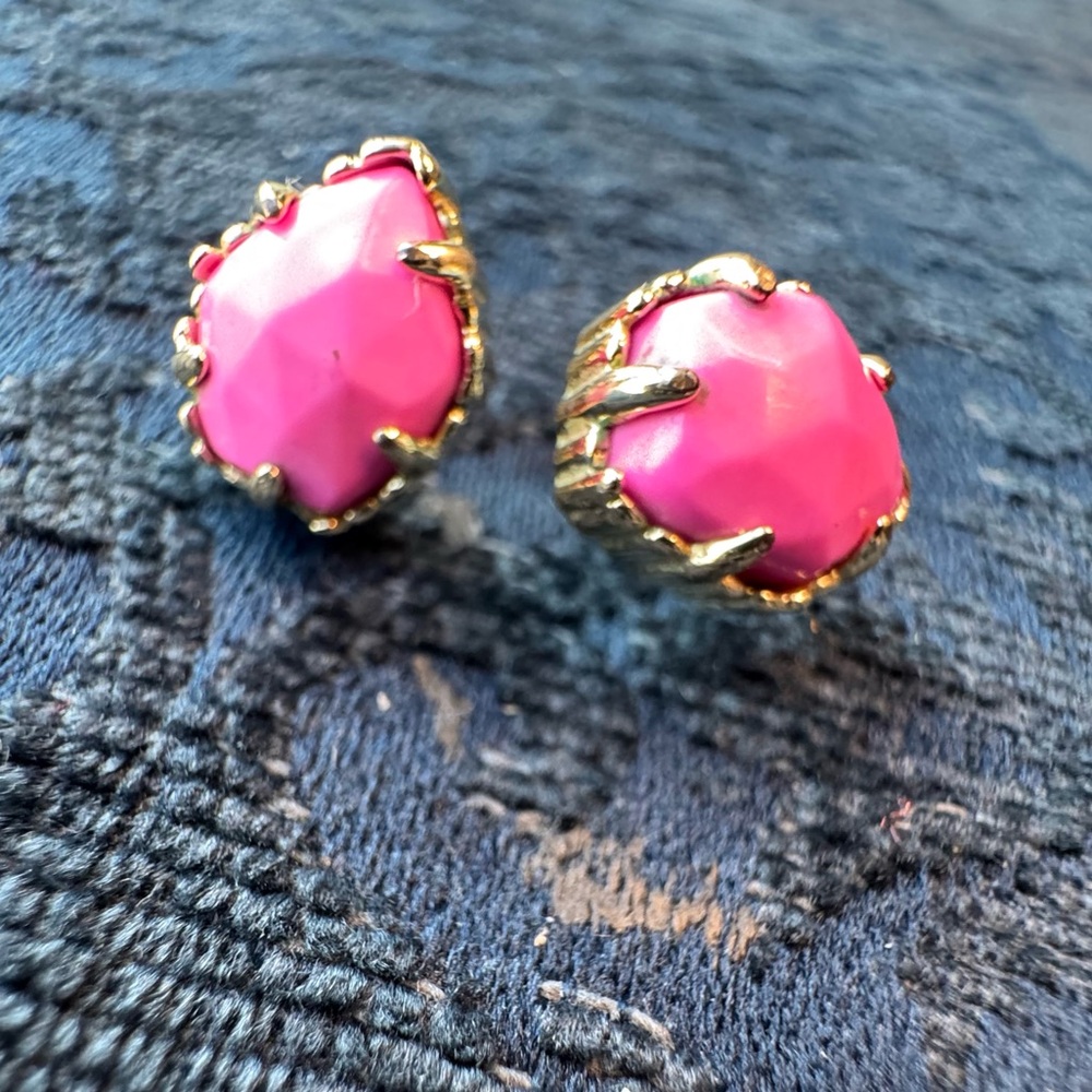 Kendra Scott Morgan hot pink stud earrings with gold backings rare vintage